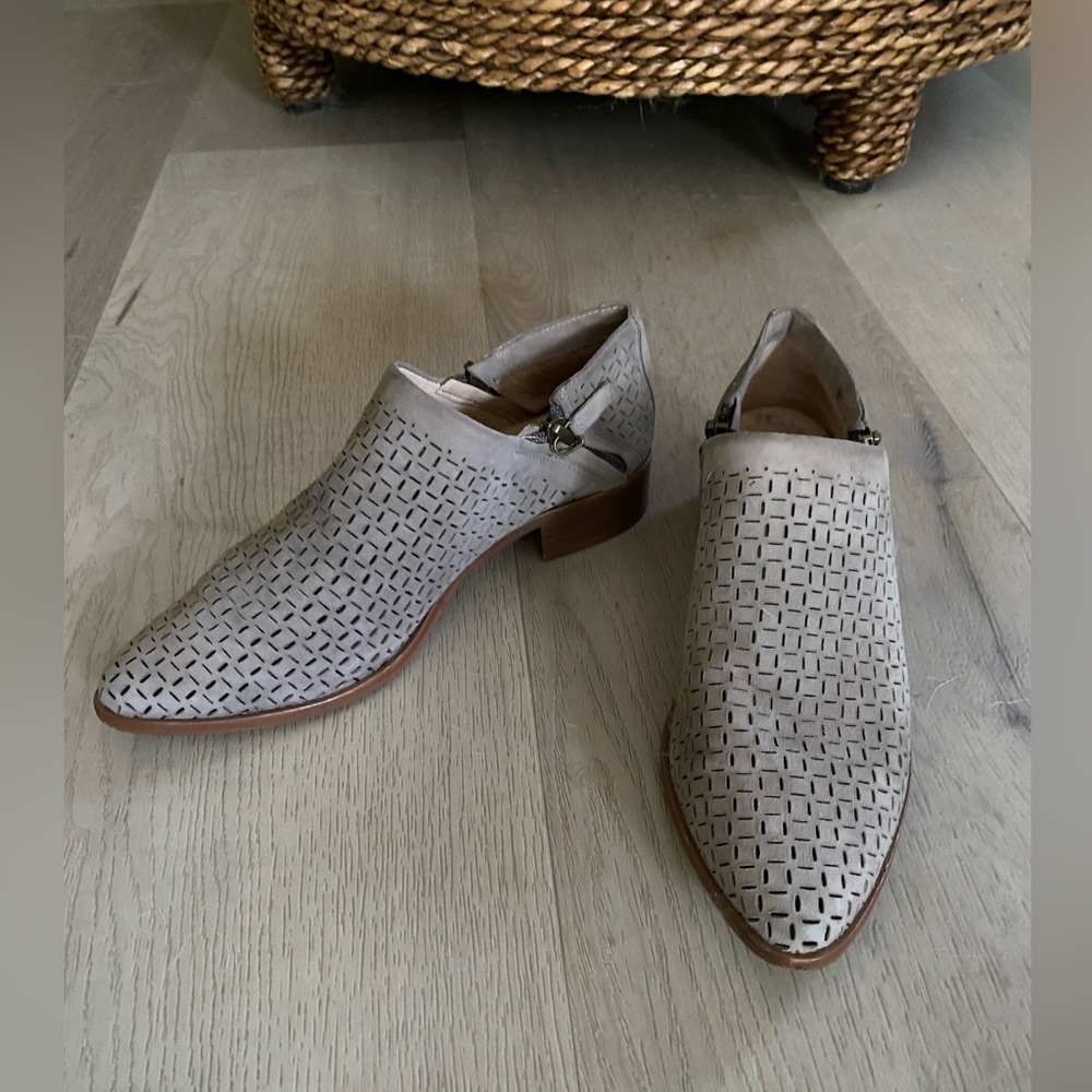 Johnston & Murphy Bootie Lasercut
Gray Boot Perforated Side Zippers